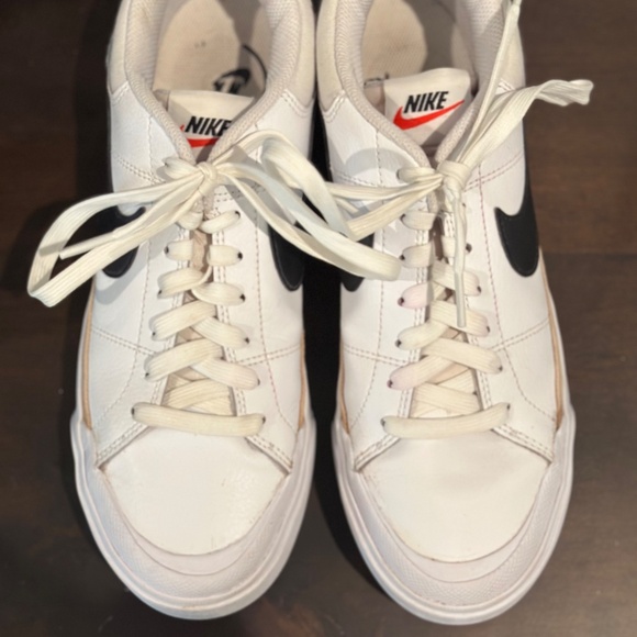 WOMEN'S NIKE COURT LEGACY LIFT PLATFORM SNEAKERS- Size 8.5 - Picture 5 of 5